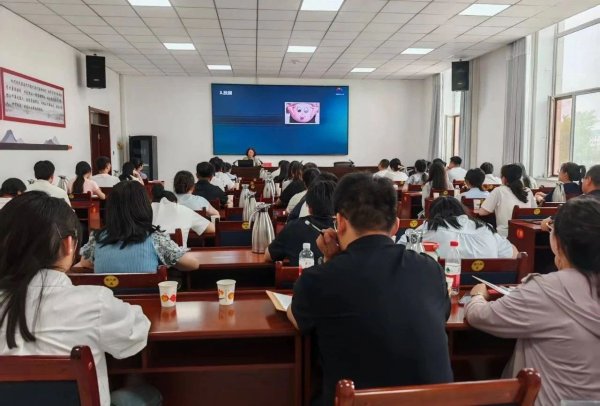 伯乐配资 上岸后如何“通关”？甘肃临泽县为“职场小白”送上心理秘籍