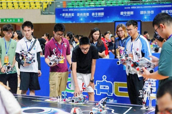 龙坤投资 第22届广西青少年人工智能及机器人竞赛开赛